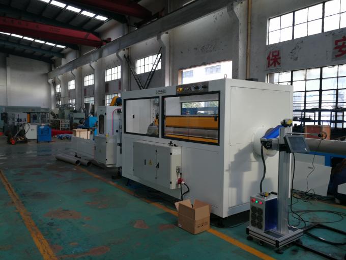 Linha automática completa da extrusão da tubulação do PVC, máquina 80KW 250KG 2 da produção da tubulação